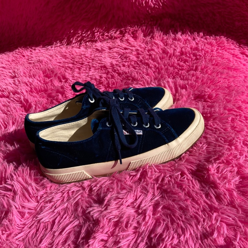 Superga deep inky blue velour Cotu round toe gum sole sneakers size 7.5